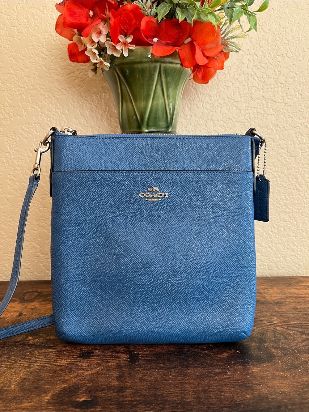 Coach Messenger Crossbody in Crossgrain Leather - blue